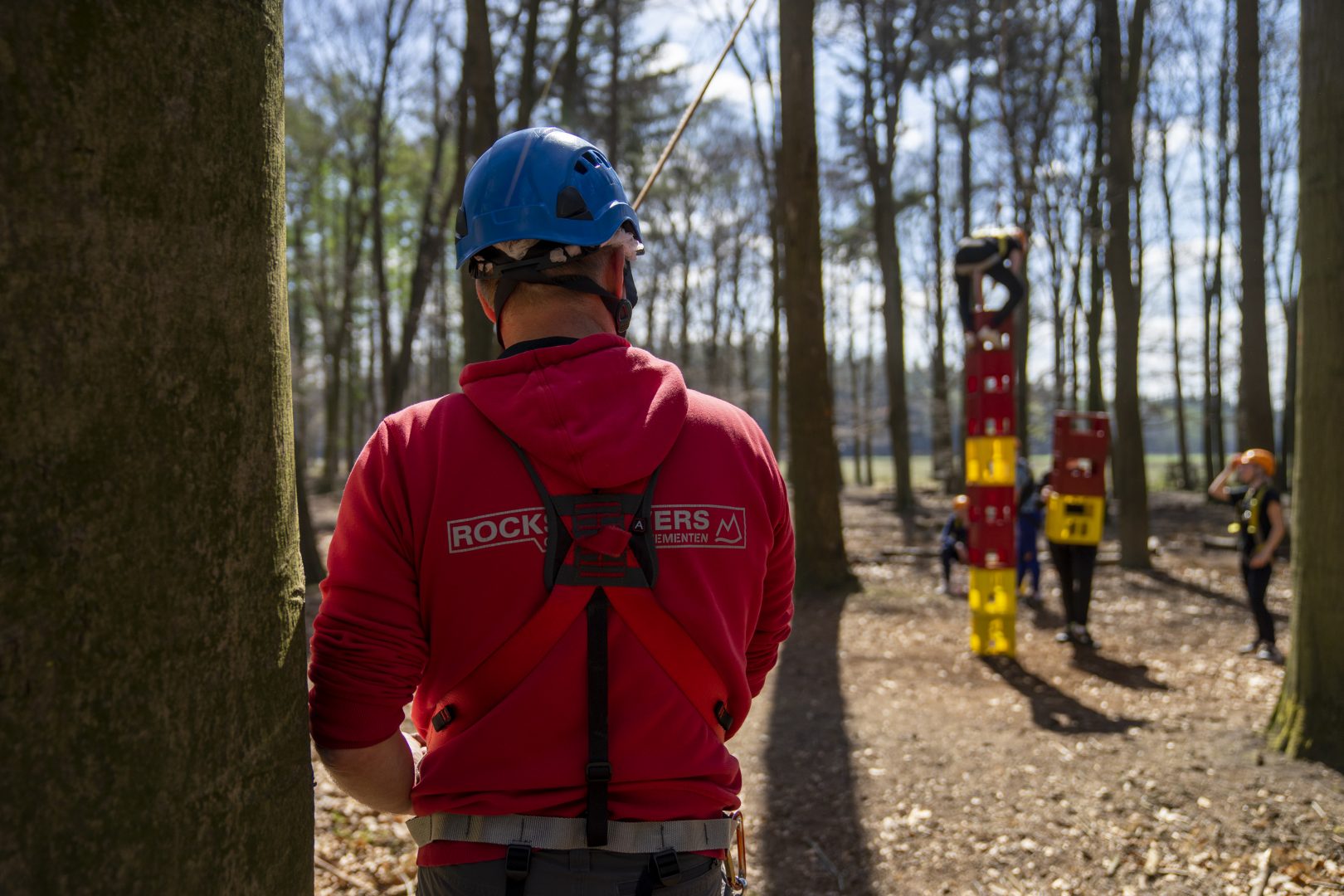 High Events 5 Kratjes stapelen samenwerking 2