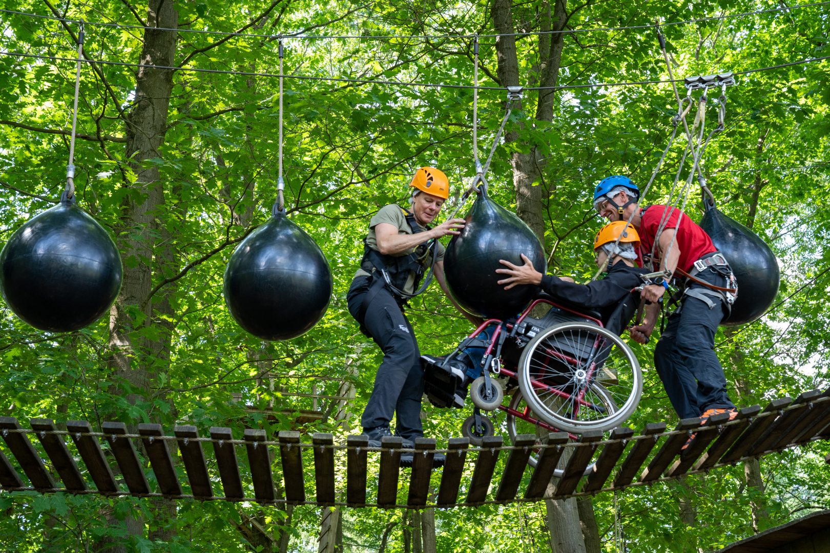 Rolstoel Klimbos 3 Mytylschool 2 juni 2022 4395