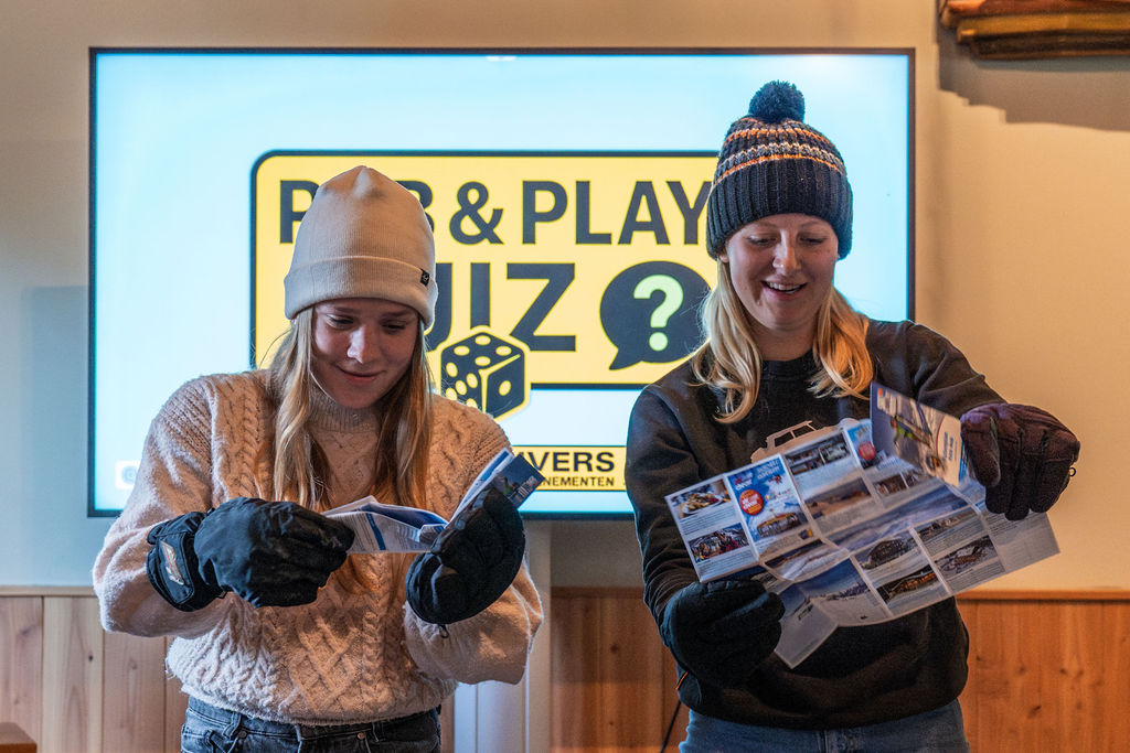 Pub & Play Quiz 4 svg+xml;charset=utf