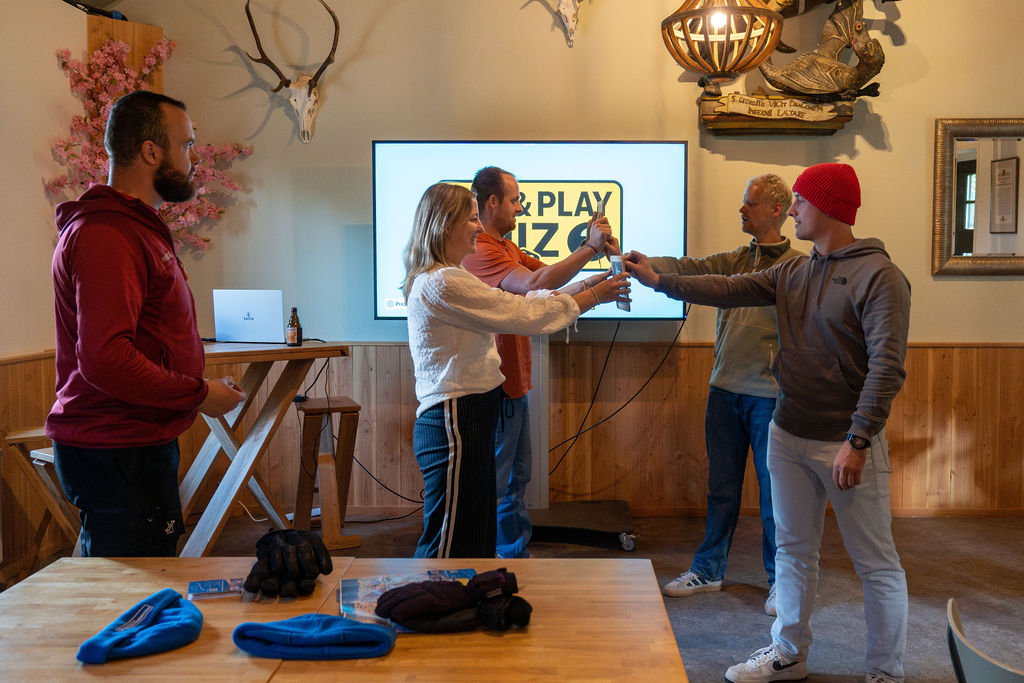 Pub & Play Quiz 7 svg+xml;charset=utf